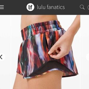 Lululemon Hotty Hot Short II 2.5" Sz 10 Chroma Fusion Multi Black 1037